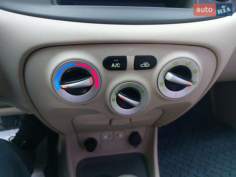 Седан Hyundai Accent 2008 в Кицмани фото 61 Седан Hyundai Accent 2008 в Кицмани