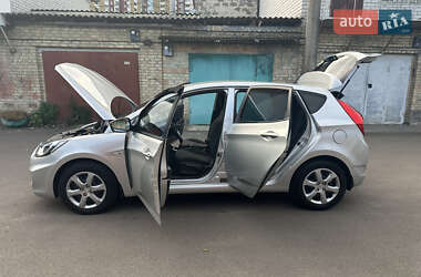 Хэтчбек Hyundai Accent 2012 в 
