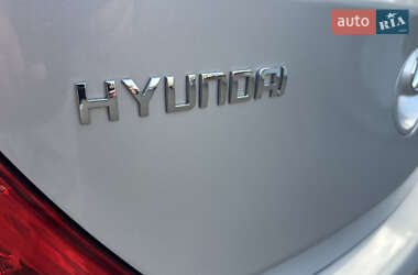 Хэтчбек Hyundai Accent 2012 в 