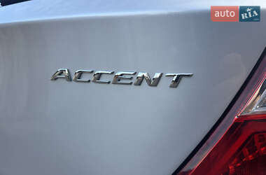 Хэтчбек Hyundai Accent 2012 в 
