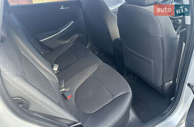 Хэтчбек Hyundai Accent 2012 в 
