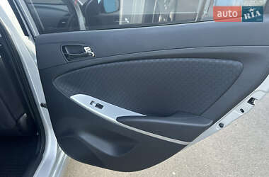 Хэтчбек Hyundai Accent 2012 в 