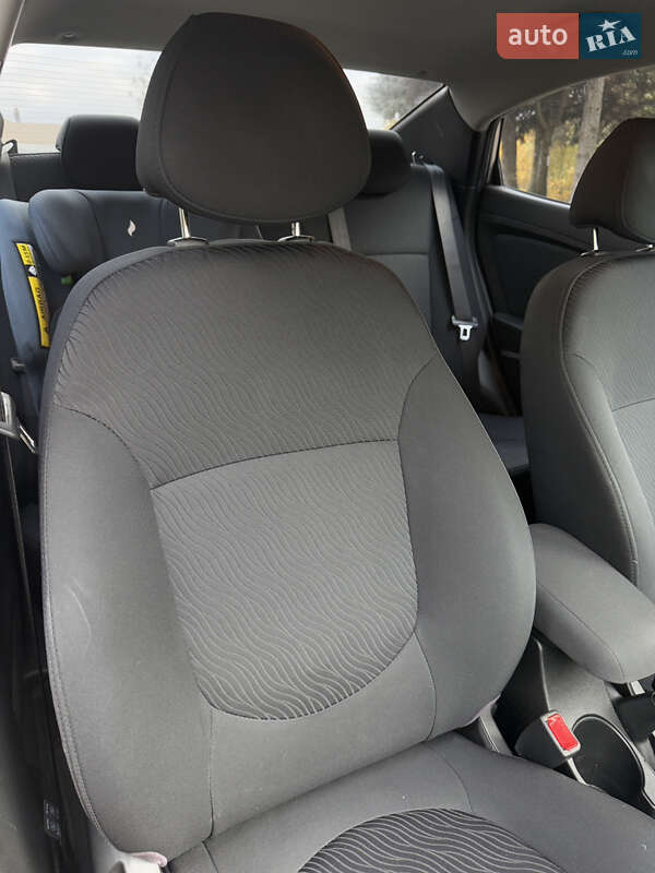Седан Hyundai Accent 2012 в Житомире