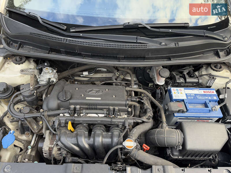 Седан Hyundai Accent 2012 в Житомире