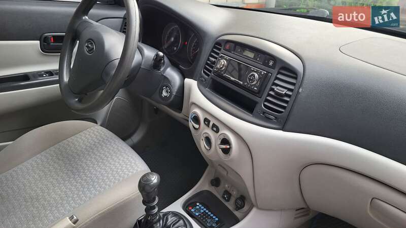 Седан Hyundai Accent 2008 в Миргороді