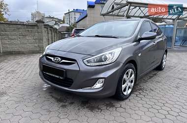 Hyundai Accent 2013 Hyundai Accent 2013