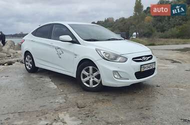 Hyundai Accent 2011