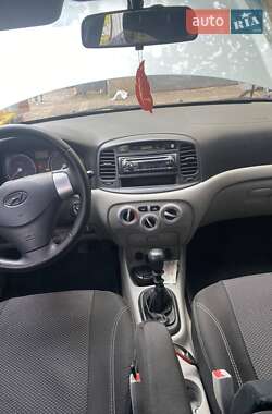 Седан Hyundai Accent 2009 в 