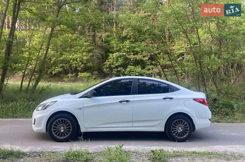 Седан Hyundai Accent 2011 в Києві фото 3 Седан Hyundai Accent 2011 в Києві