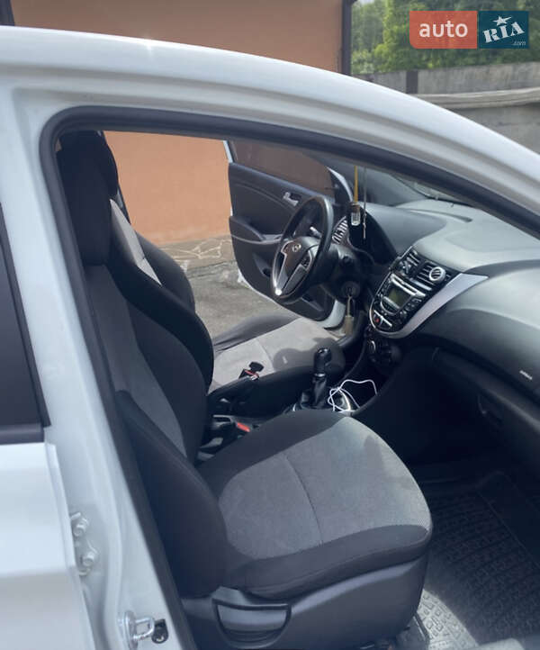 Седан Hyundai Accent 2011 в Києві фото 7 Седан Hyundai Accent 2011 в Києві