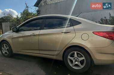 Седан Hyundai Accent 2011 в 