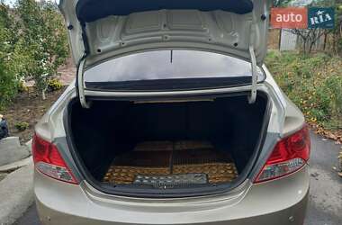 Седан Hyundai Accent 2011 в 
