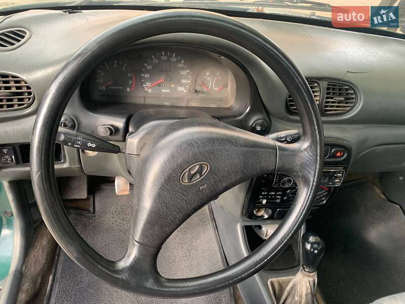 Седан Hyundai Accent 1995 в Великодолинському фото 5 Седан Hyundai Accent 1995 в Великодолинському