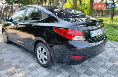 Седан Hyundai Accent 2013 в  фото 6 Седан Hyundai Accent 2013 в