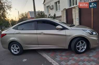 Hyundai Accent 2011
