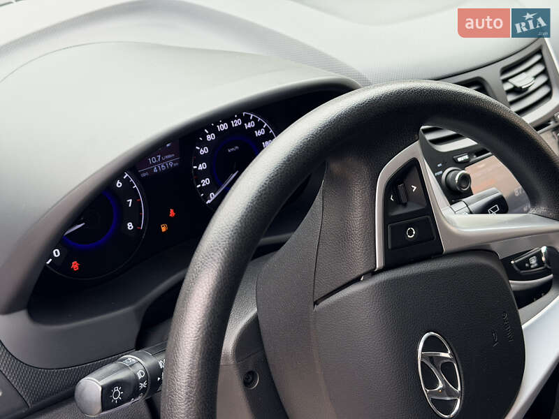 Хэтчбек Hyundai Accent 2012 в Одессе