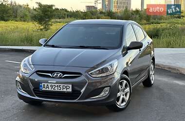 Седан Hyundai Accent 2013 в Киеве Седан Hyundai Accent 2013 в Киеве