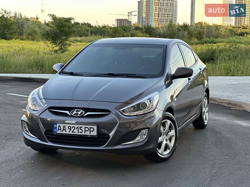 Hyundai Accent 2013