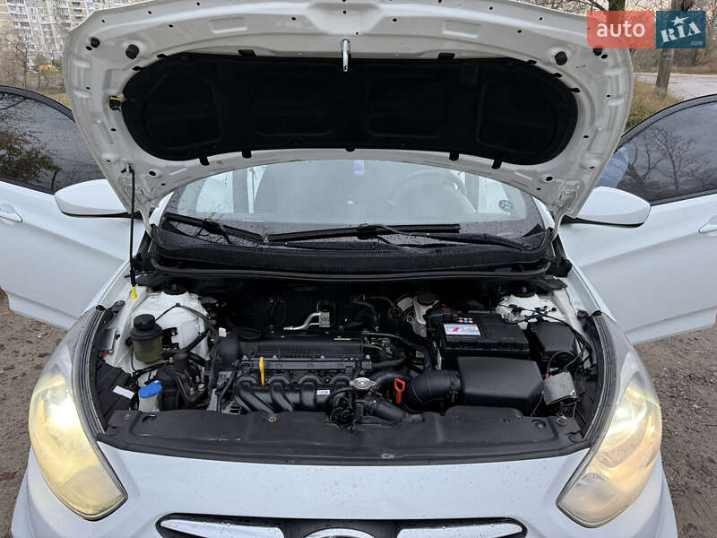 Седан Hyundai Accent 2013 в Киеве фото 18 Седан Hyundai Accent 2013 в Киеве