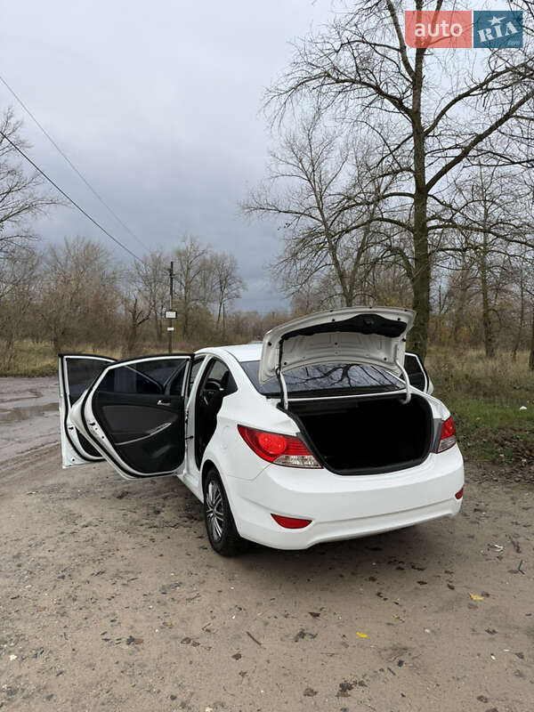 Седан Hyundai Accent 2013 в Киеве фото 34 Седан Hyundai Accent 2013 в Киеве