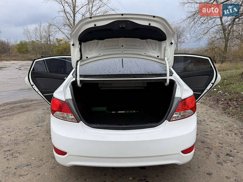 Седан Hyundai Accent 2013 в Киеве фото 36 Седан Hyundai Accent 2013 в Киеве