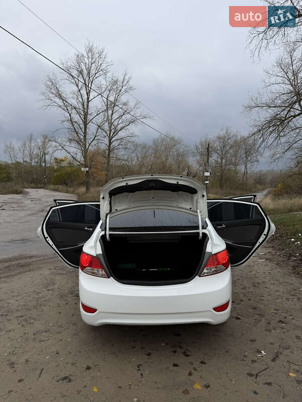 Седан Hyundai Accent 2013 в Киеве фото 40 Седан Hyundai Accent 2013 в Киеве