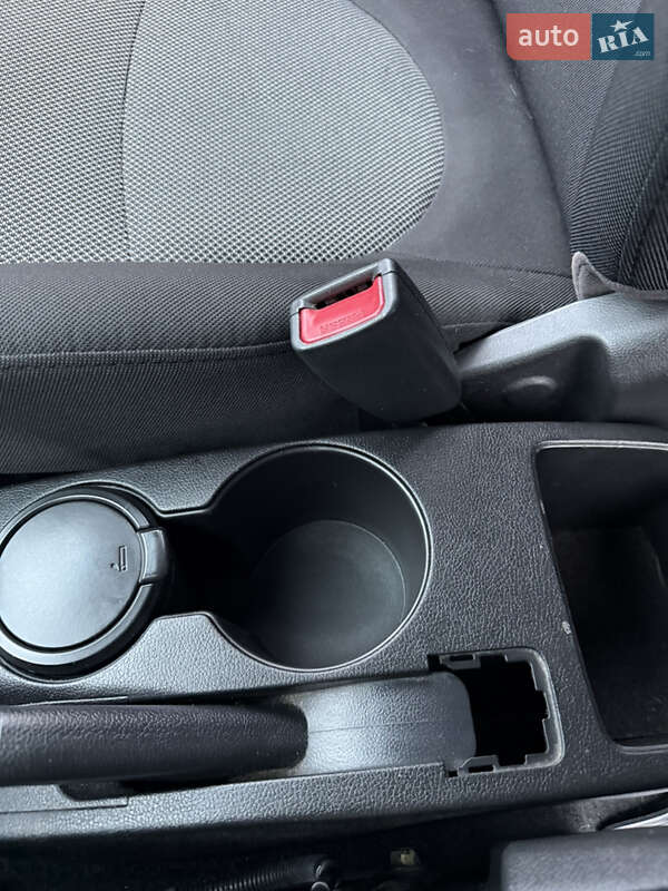 Седан Hyundai Accent 2013 в Киеве фото 47 Седан Hyundai Accent 2013 в Киеве