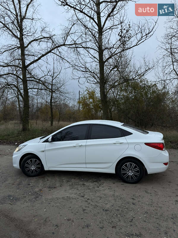 Седан Hyundai Accent 2013 в Киеве фото 55 Седан Hyundai Accent 2013 в Киеве