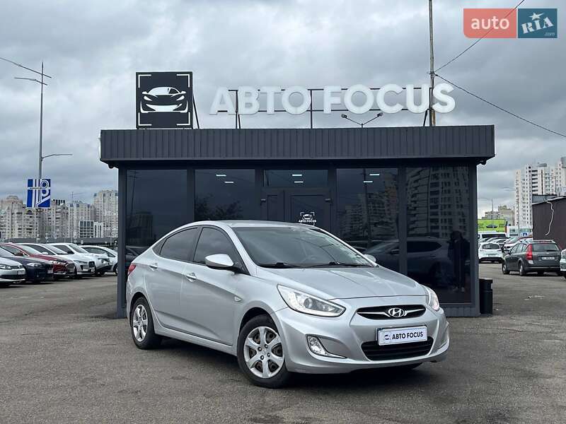 Hyundai Accent 2013 Hyundai Accent 2013