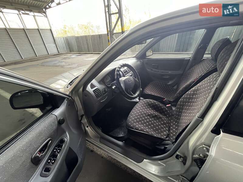 Седан Hyundai Accent 2002 в Харкові