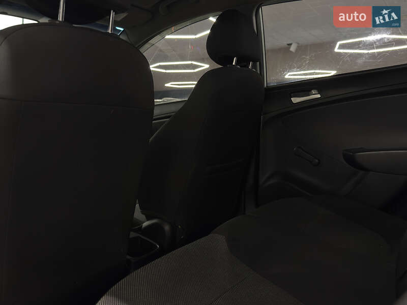 Седан Hyundai Accent 2011 в Николаеве фото 17 Седан Hyundai Accent 2011 в Николаеве