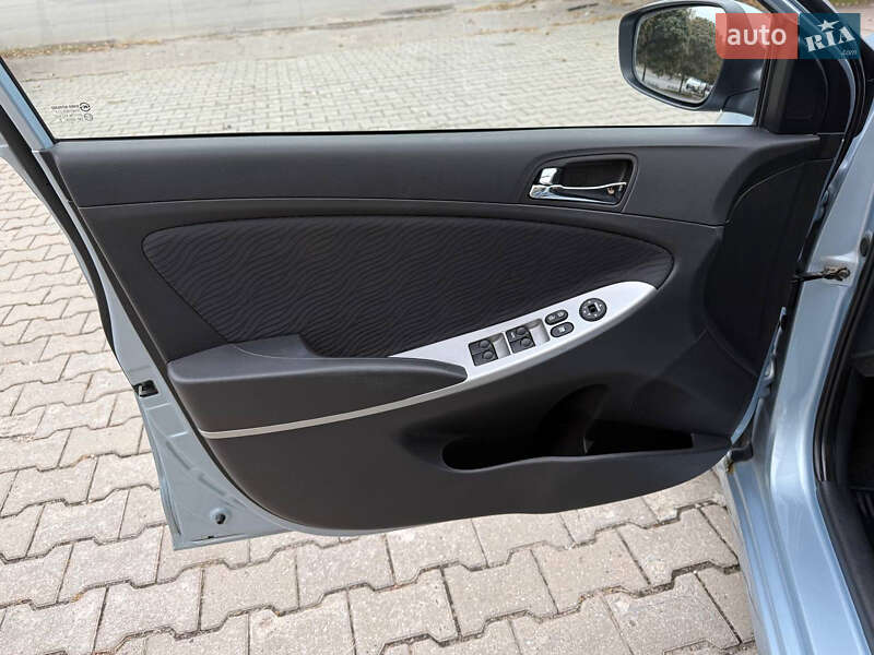Седан Hyundai Accent 2011 в Харькове фото 25 Седан Hyundai Accent 2011 в Харькове