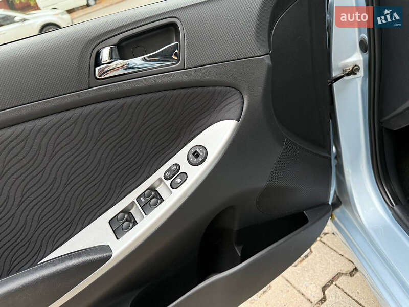 Седан Hyundai Accent 2011 в Харькове фото 27 Седан Hyundai Accent 2011 в Харькове
