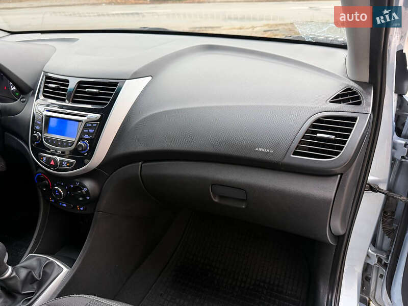 Седан Hyundai Accent 2011 в Харькове фото 41 Седан Hyundai Accent 2011 в Харькове