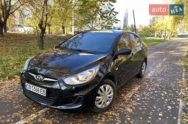Седан Hyundai Accent 2013 в Чернигове