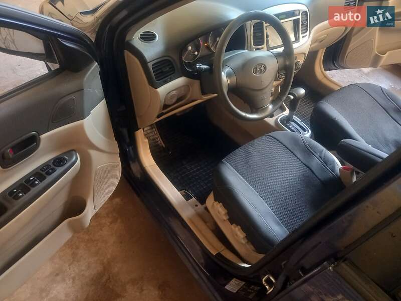 Седан Hyundai Accent 2008 в Сребном фото 6 Седан Hyundai Accent 2008 в Сребном