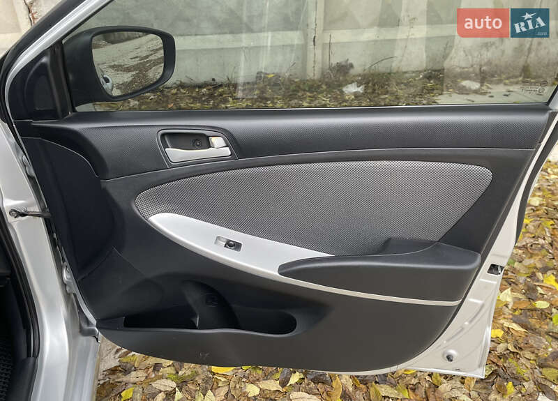 Седан Hyundai Accent 2011 в Одесі фото 46 Седан Hyundai Accent 2011 в Одесі