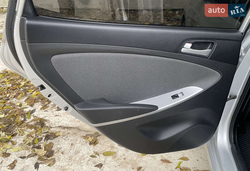 Седан Hyundai Accent 2011 в Одесі фото 54 Седан Hyundai Accent 2011 в Одесі