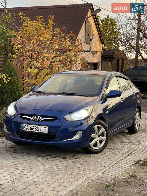 Hyundai Accent 2013 Hyundai Accent 2013