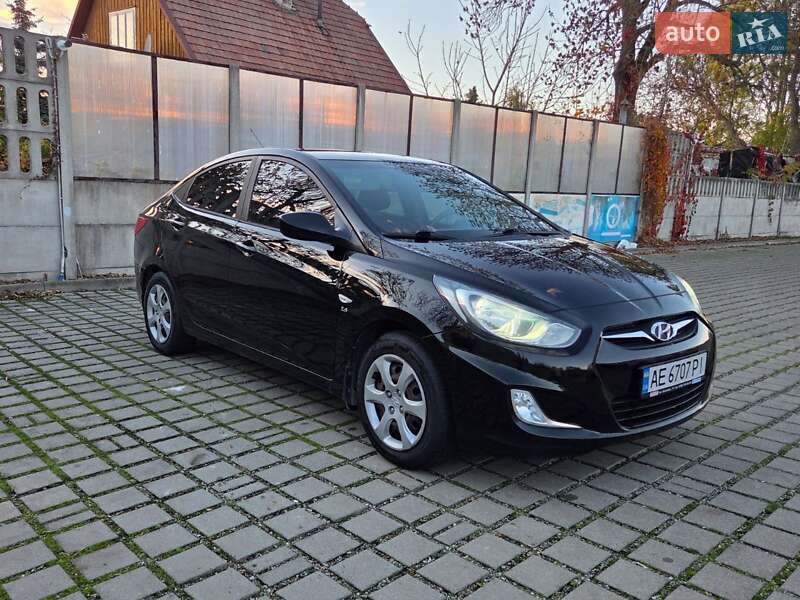 Седан Hyundai Accent 2011 в Киеве