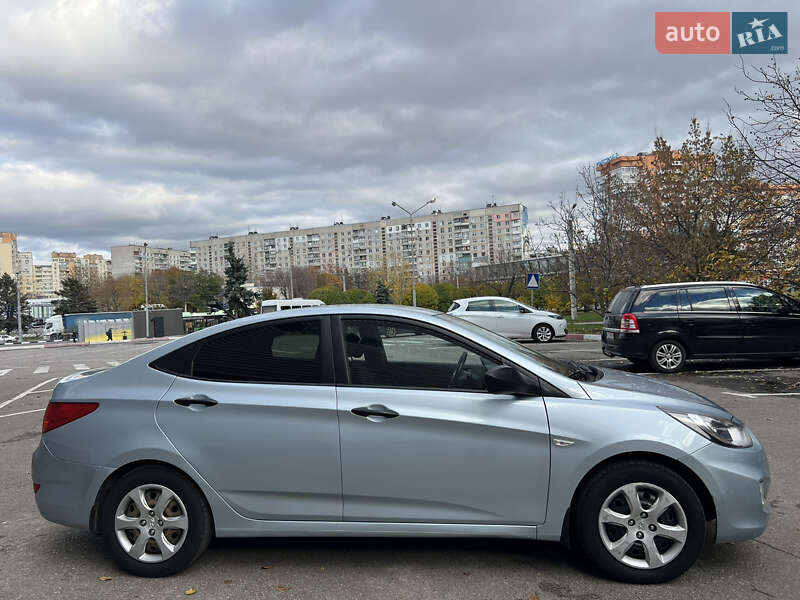 Седан Hyundai Accent 2012 в Харькове фото 5 Седан Hyundai Accent 2012 в Харькове