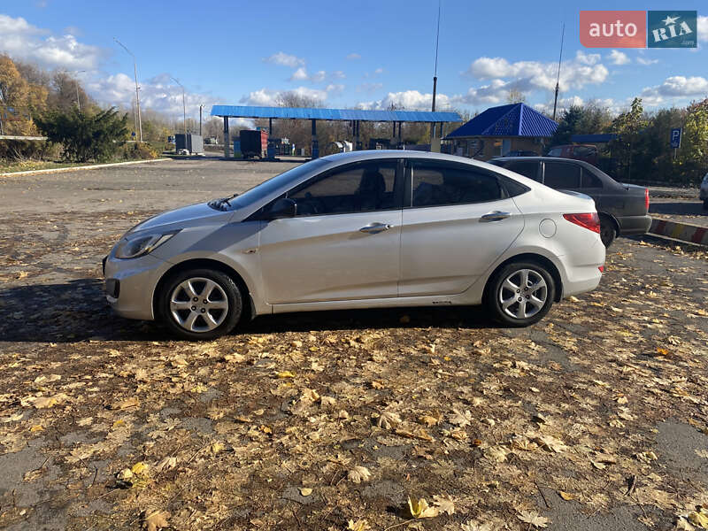 Седан Hyundai Accent 2011 в Полтаві