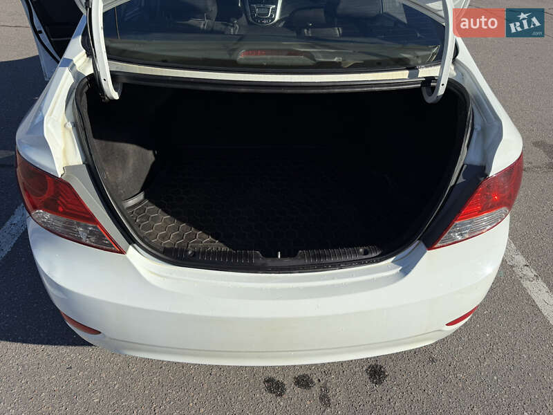 Седан Hyundai Accent 2013 в Кременчуці фото 8 Седан Hyundai Accent 2013 в Кременчуці