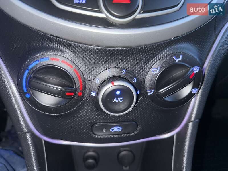 Седан Hyundai Accent 2011 в Тернополе