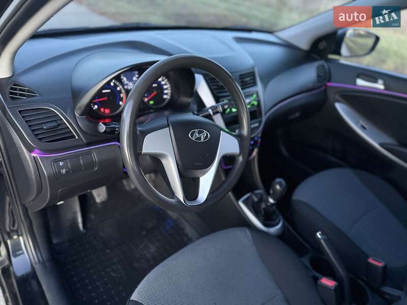 Седан Hyundai Accent 2011 в Тернополе