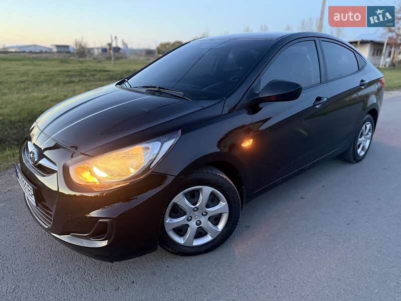 Седан Hyundai Accent 2011 в Тернополе