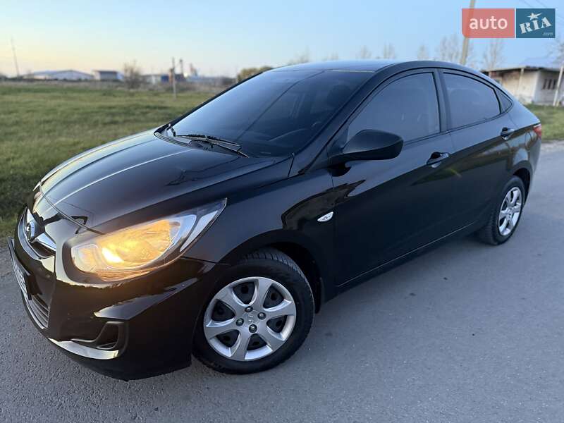 Hyundai Accent 2011 Hyundai Accent 2011