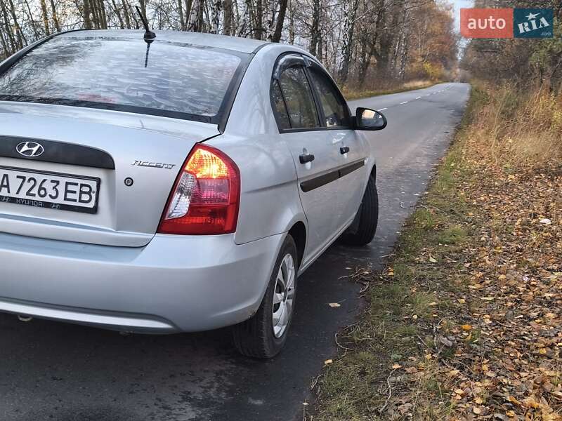 Седан Hyundai Accent 2009 в Мене
