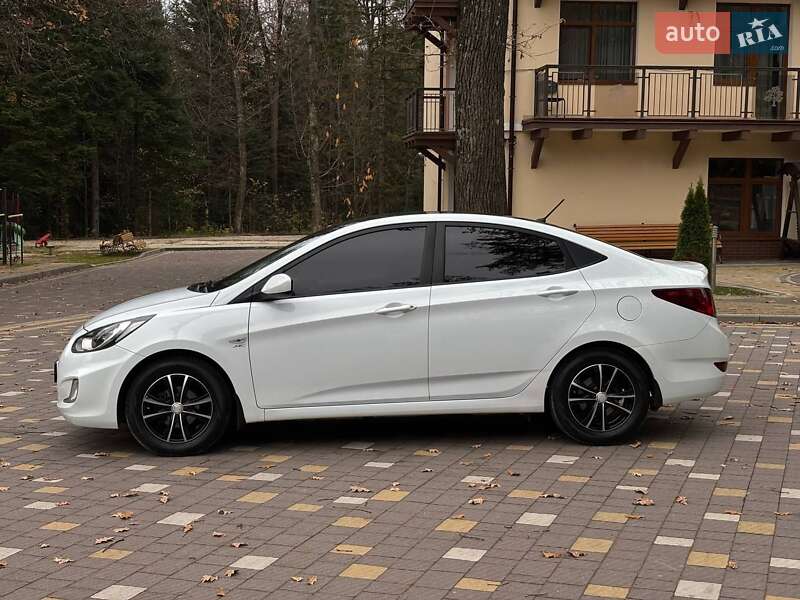 Седан Hyundai Accent 2012 в Трускавце