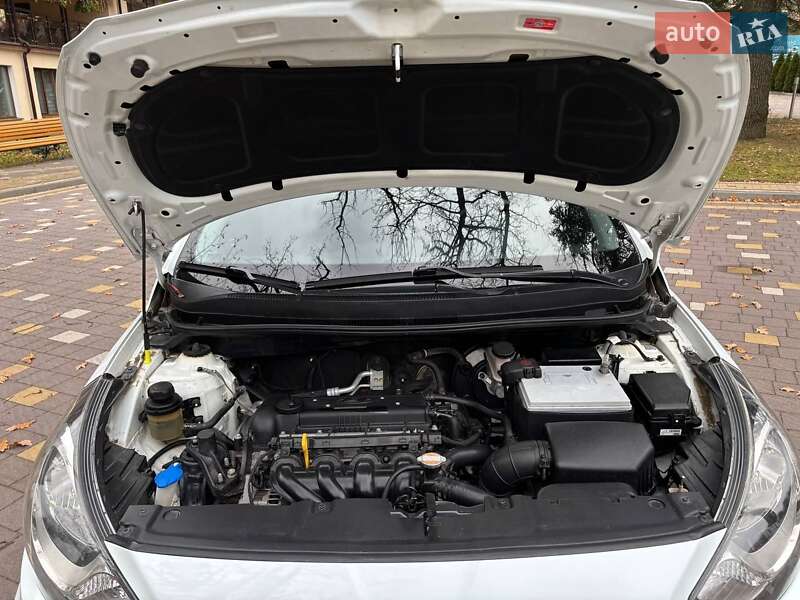 Седан Hyundai Accent 2012 в Трускавце